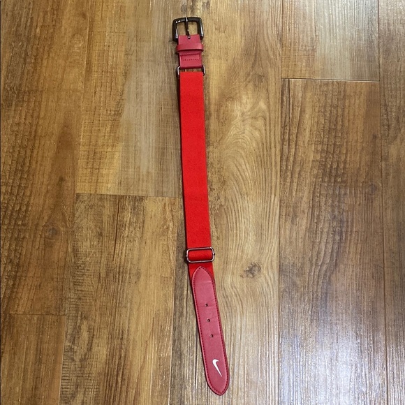 Nike kids Red Athletic baseball Belt with Adjustable Fit - Picture 3 of 7